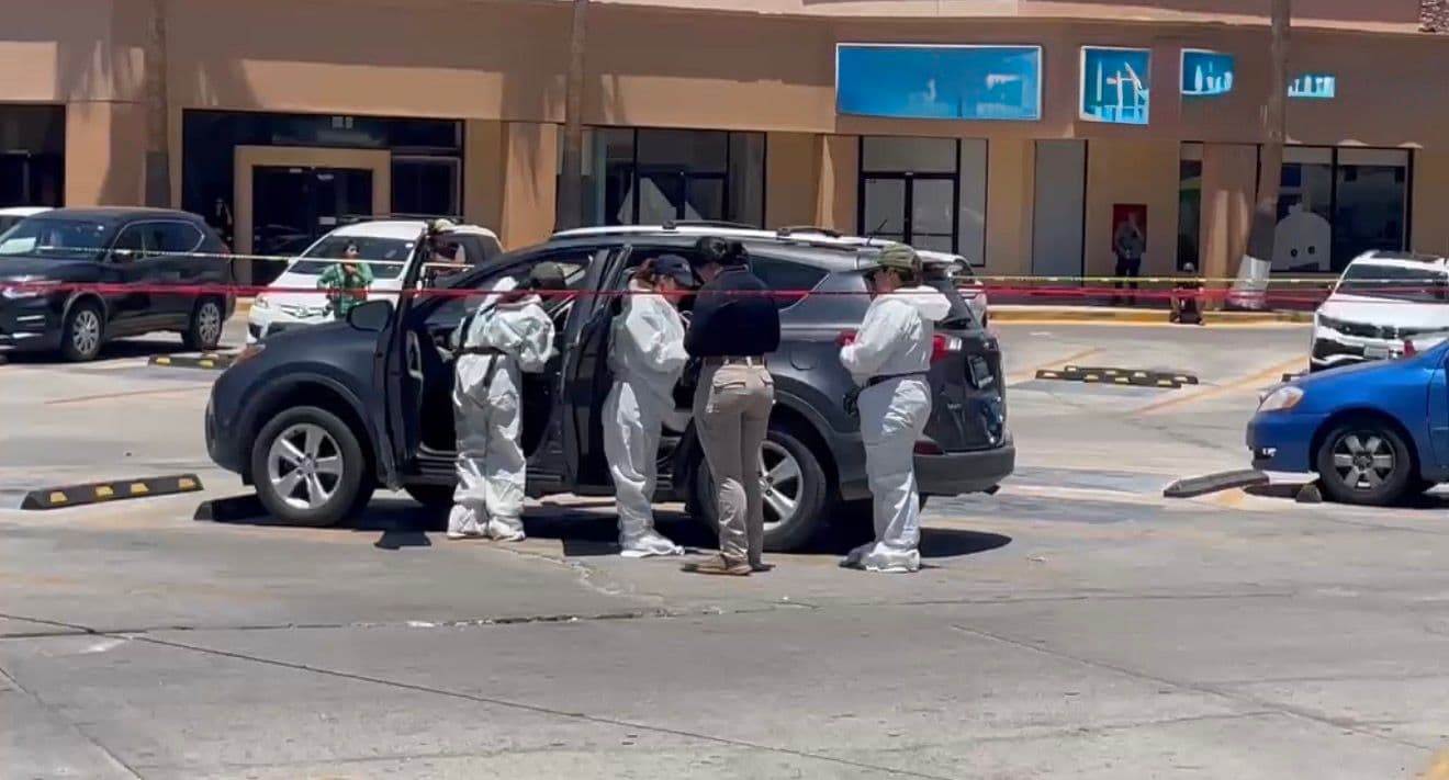Localizan Cuerpo Dentro de Vehículo en el Bulevar Aguacaliente en Tijuana
