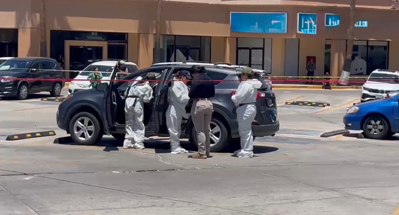 Localizan Cuerpo Dentro de Vehículo en el Bulevar Aguacaliente en Tijuana