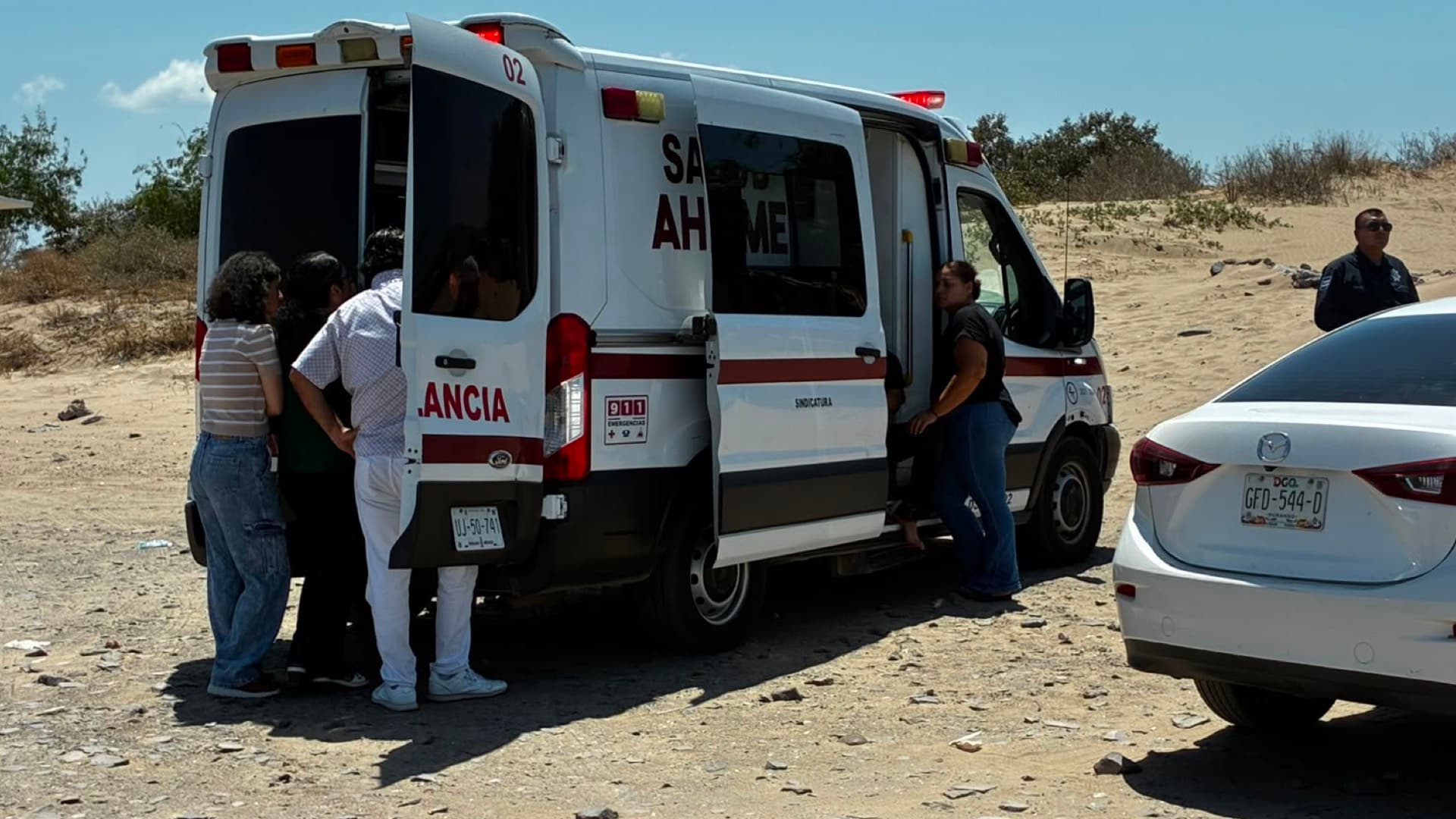 Rescatan a Joven en Playa de Ahome, Sinaloa