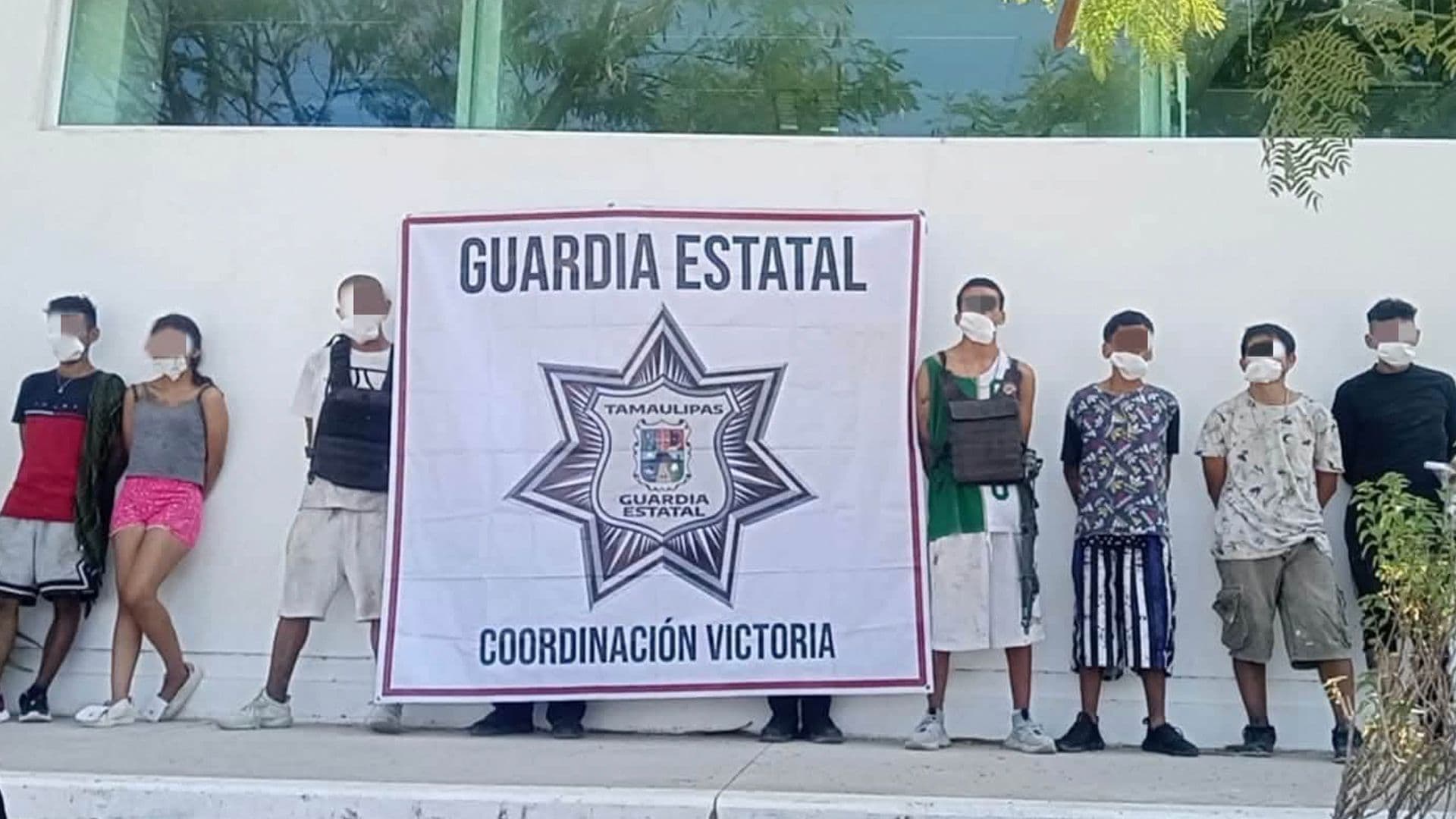 Detienen a Siete Personas por Presunto Allanamiento y Posesión de Droga en Ciudad Victoria