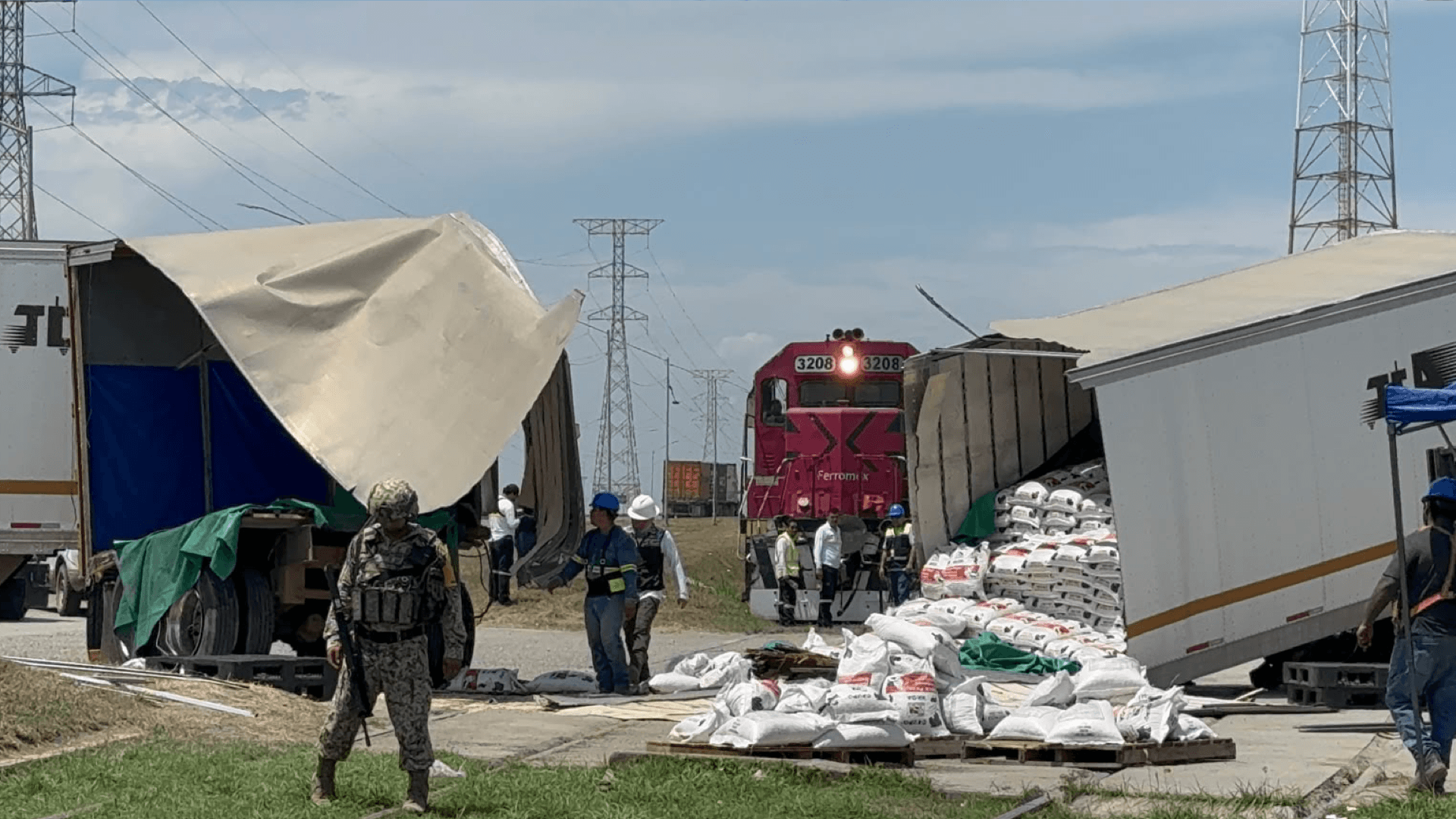 Tren Impacta Tráiler Doble Remolque en Altamira, Tamaulipas