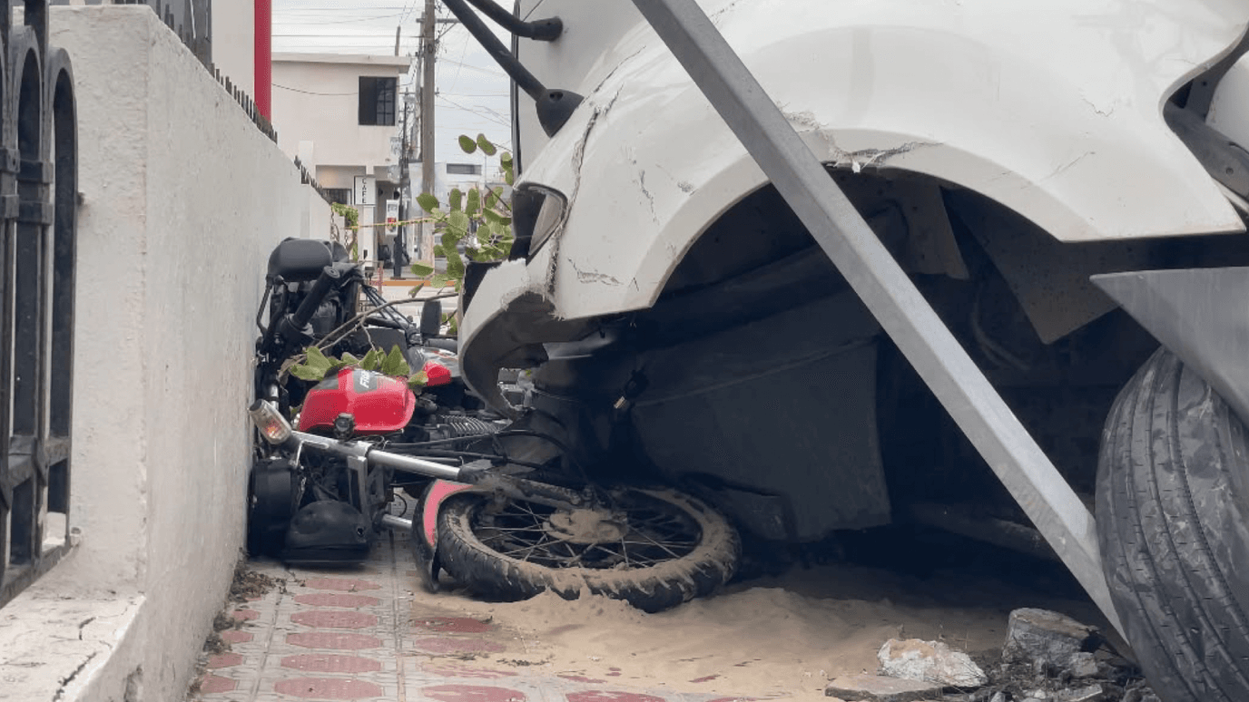 Conductor de Tráiler Pierde el Control y Arrolla a Motociclista en Matamoros
