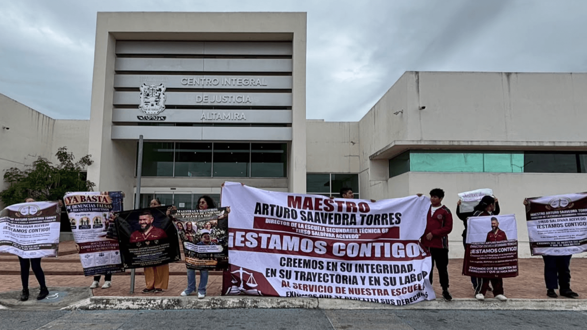 Protestan en Apoyo a Maestro Acusado de Presunto Abuso Sexual contra Alumna en Altamira