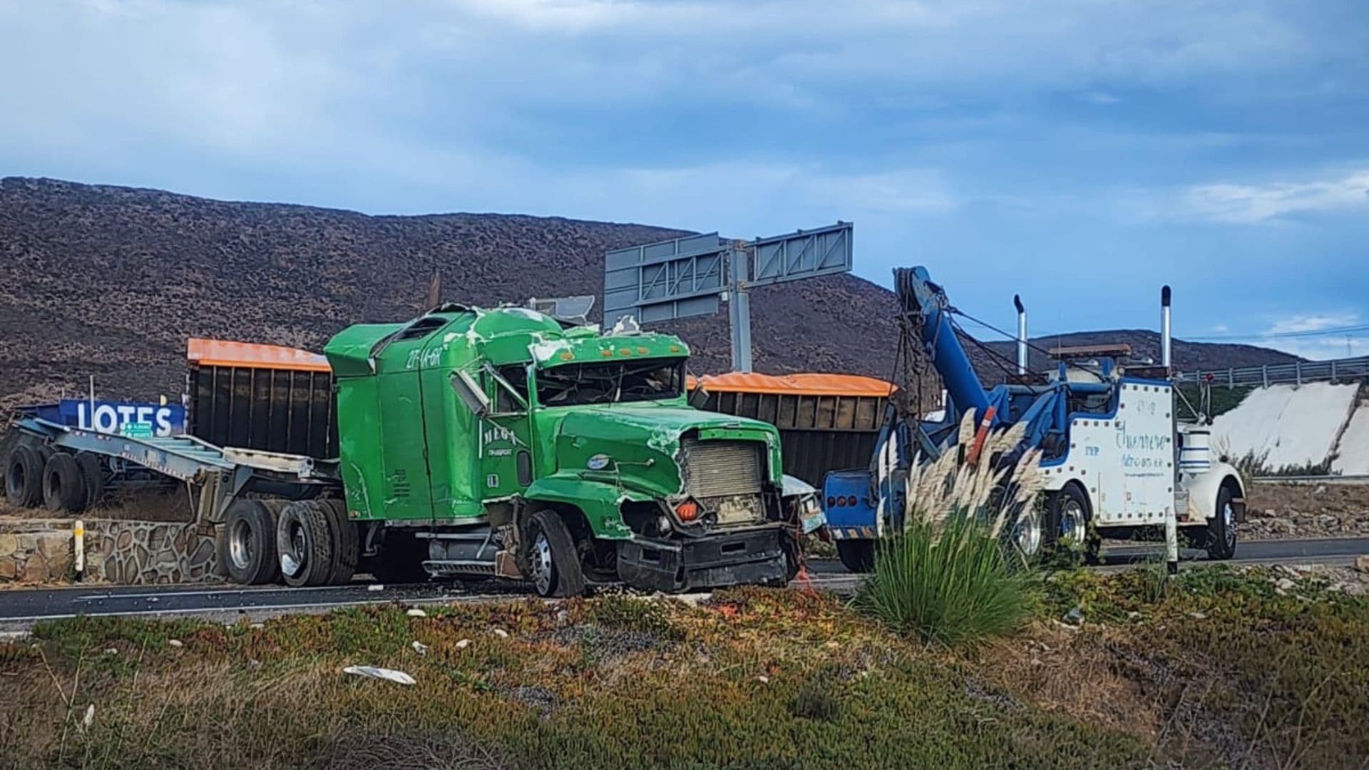 Mantienen Cierre Parcial en Autopista Tijuana-Ensenada por Accidente