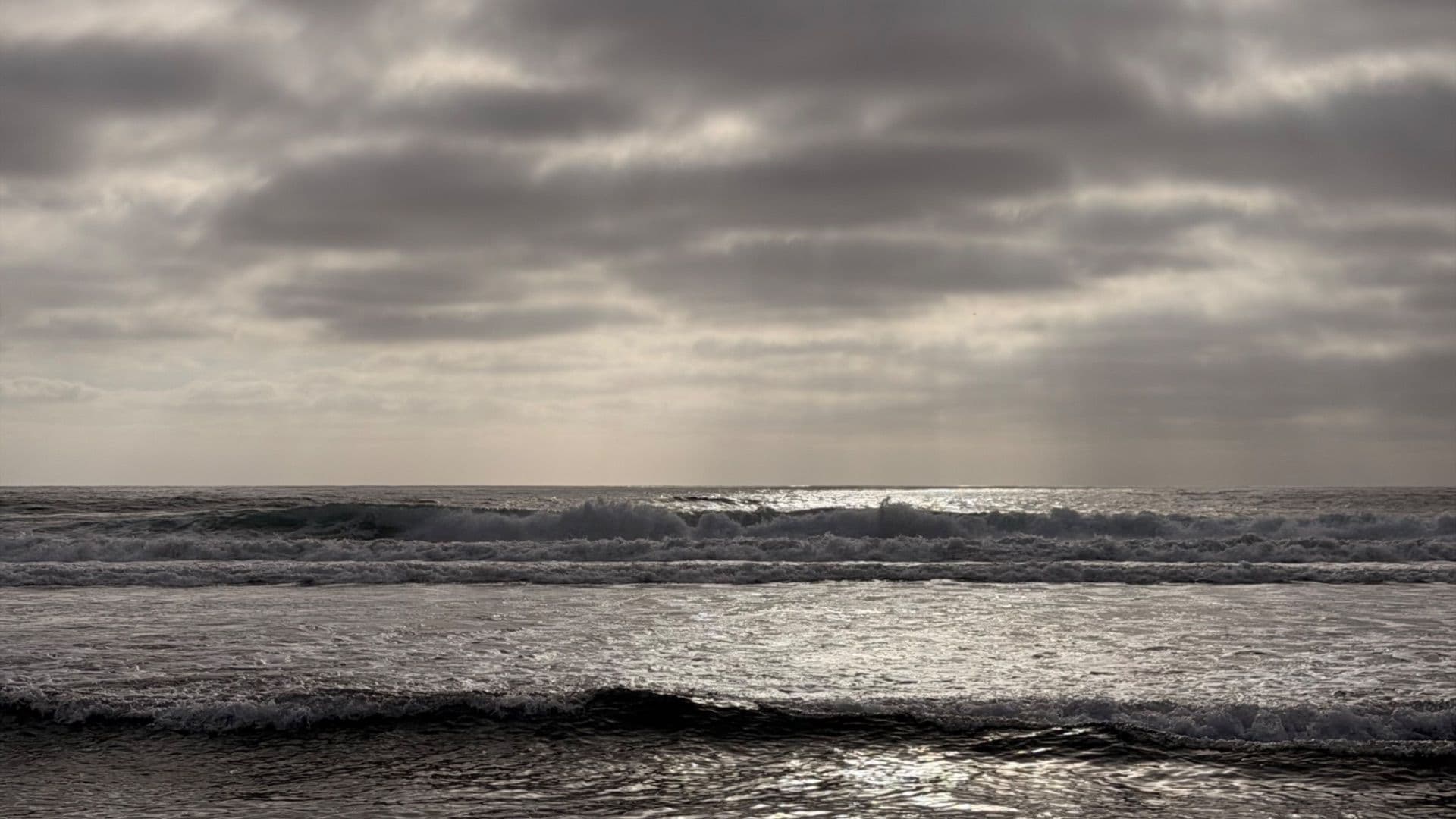 Buscan a Dos Pescadores Desaparecidos Tras Caer al Mar en Ensenada, Baja California