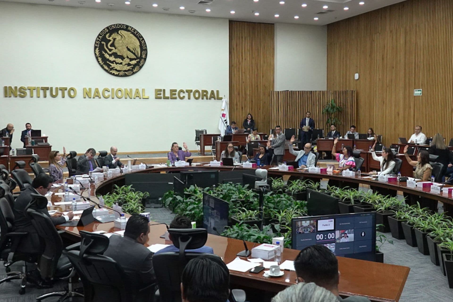 INE Aprueba 10 Mil 842 Millones de Pesos Para Partidos en 2027