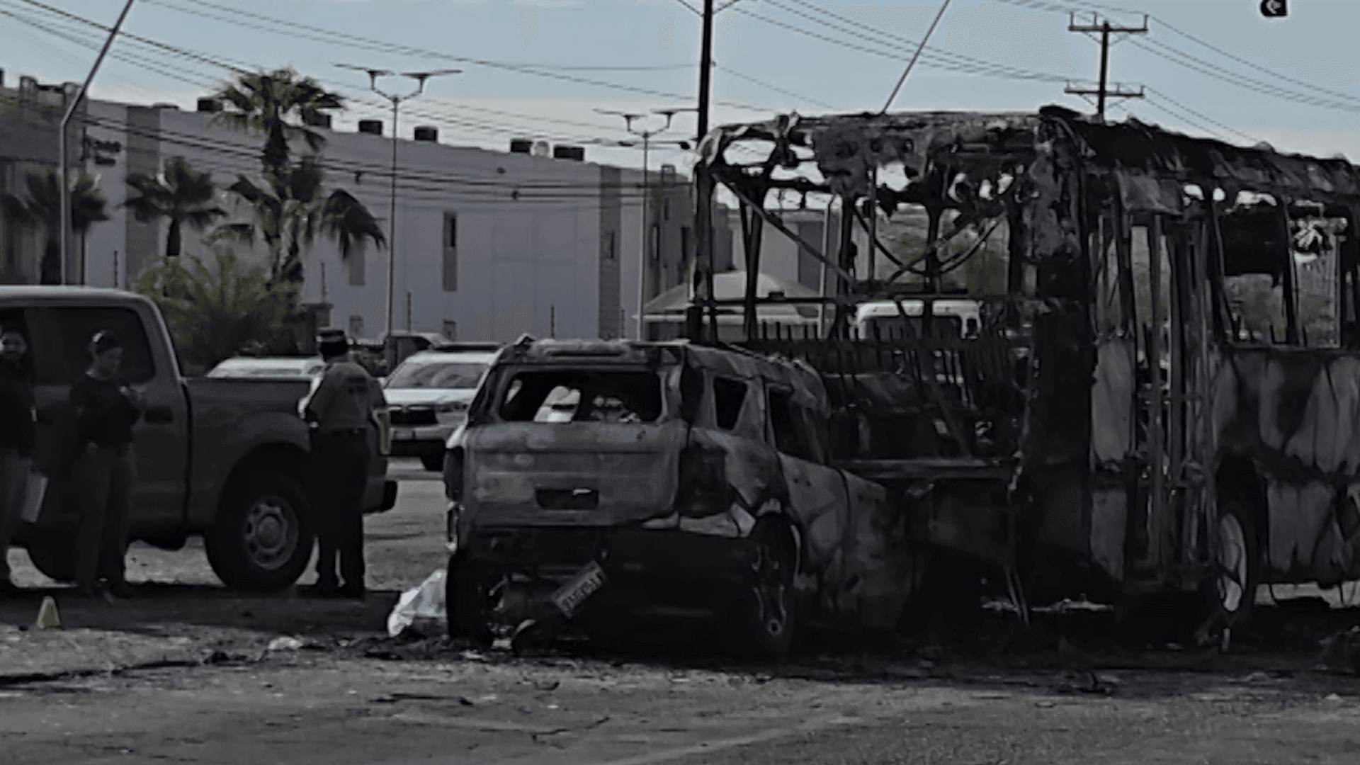Accidente Vehicular en Mexicali Deja Dos Vehículos Incendiados y Una Persona Sin Vida