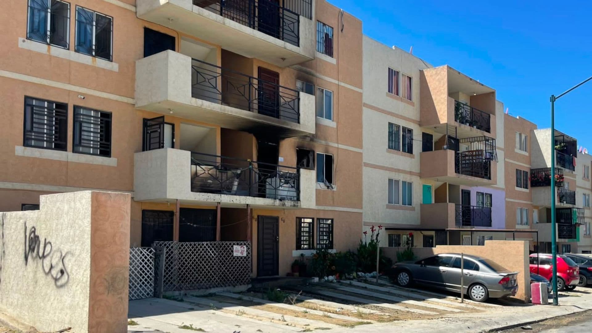 Investigan Muerte de Dos Personas Tras Incendio en Departamento de Tijuana