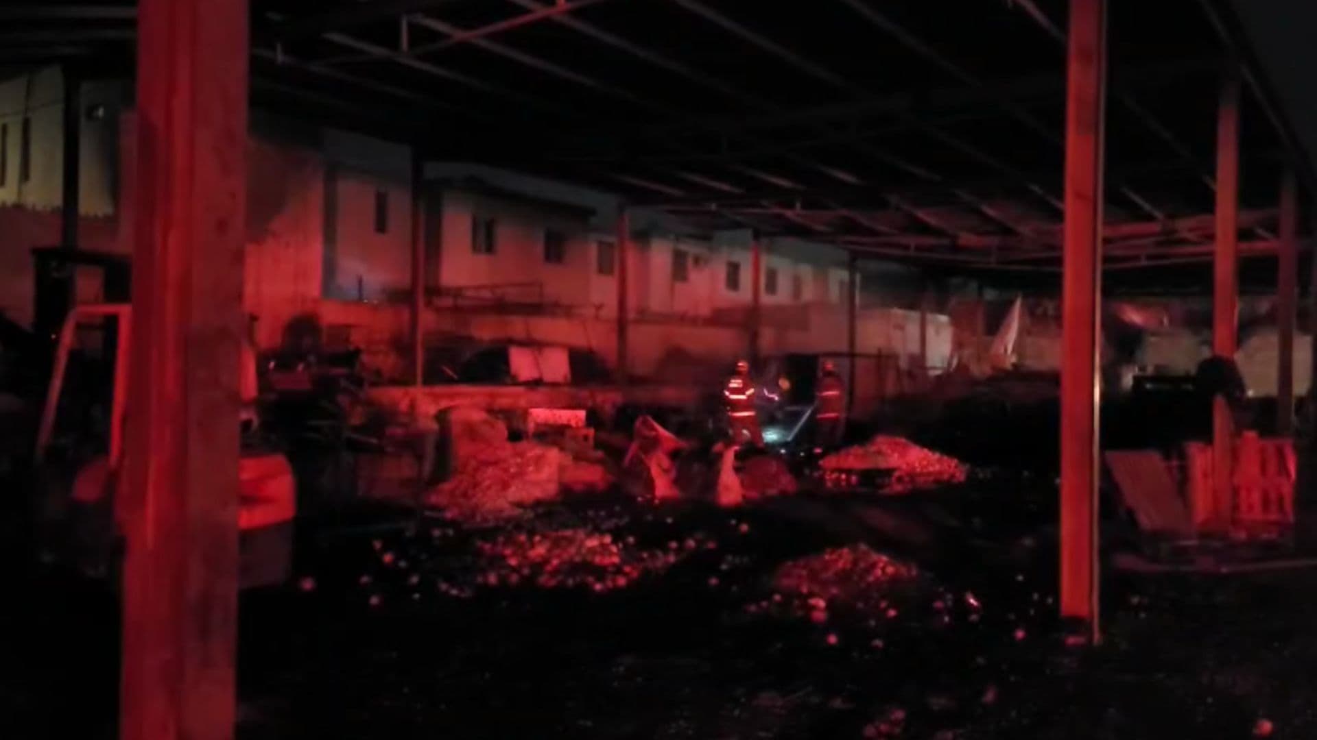 Fuerte Incendio en Mercado de Abastos en Hermosillo, Sonora