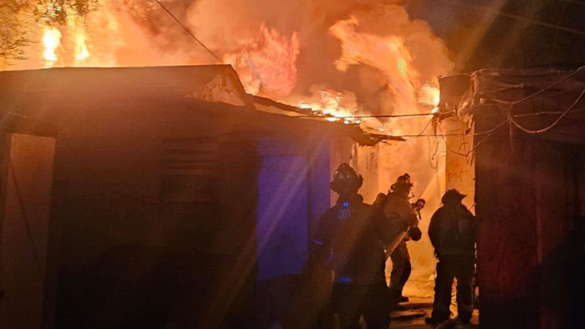 Incendios, Rescates y Choques Movilizan a Bomberos en Distintos Puntos de Tijuana