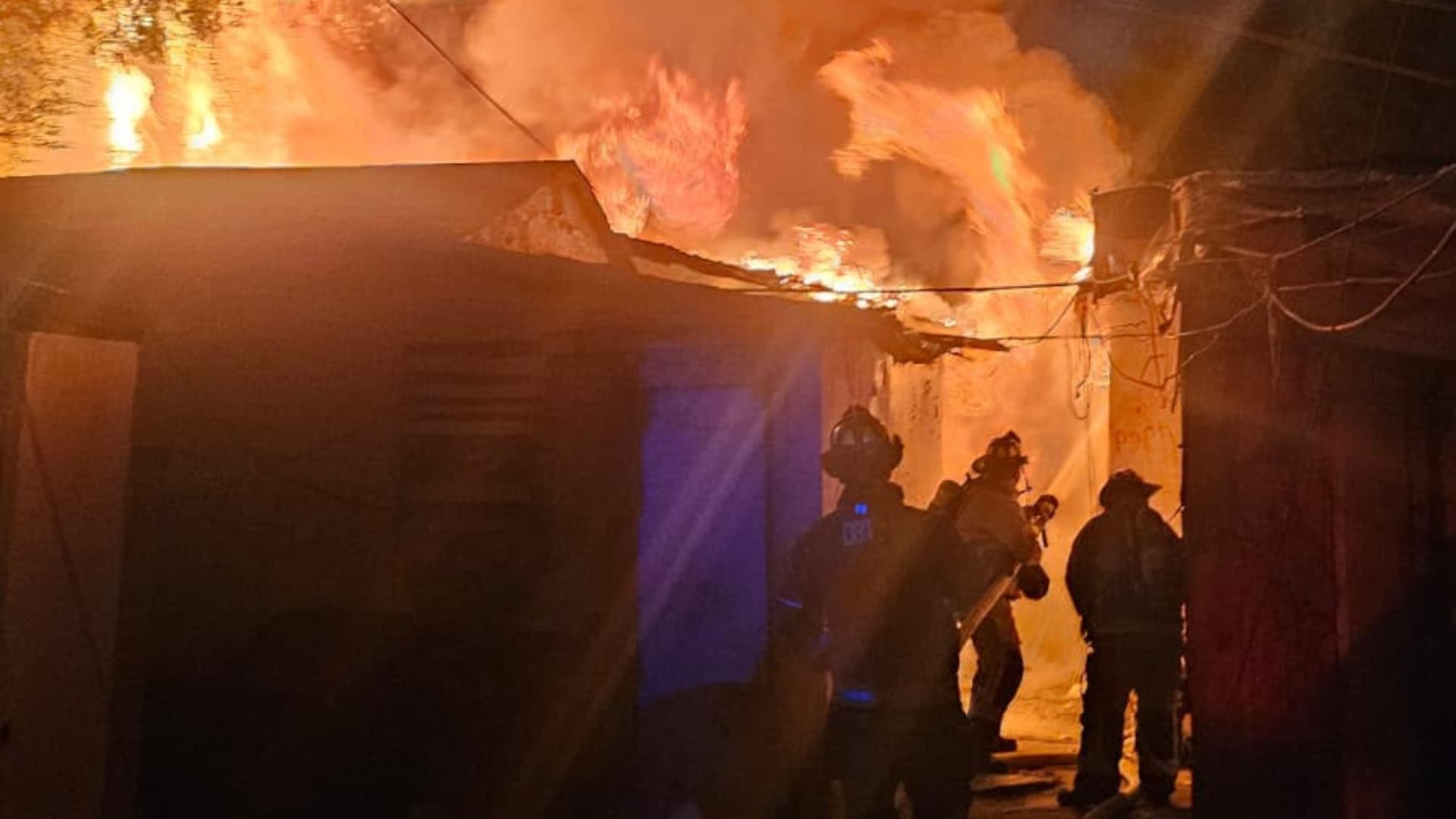 Incendios, Rescates y Choques Movilizan a Bomberos en Distintos Puntos de Tijuana