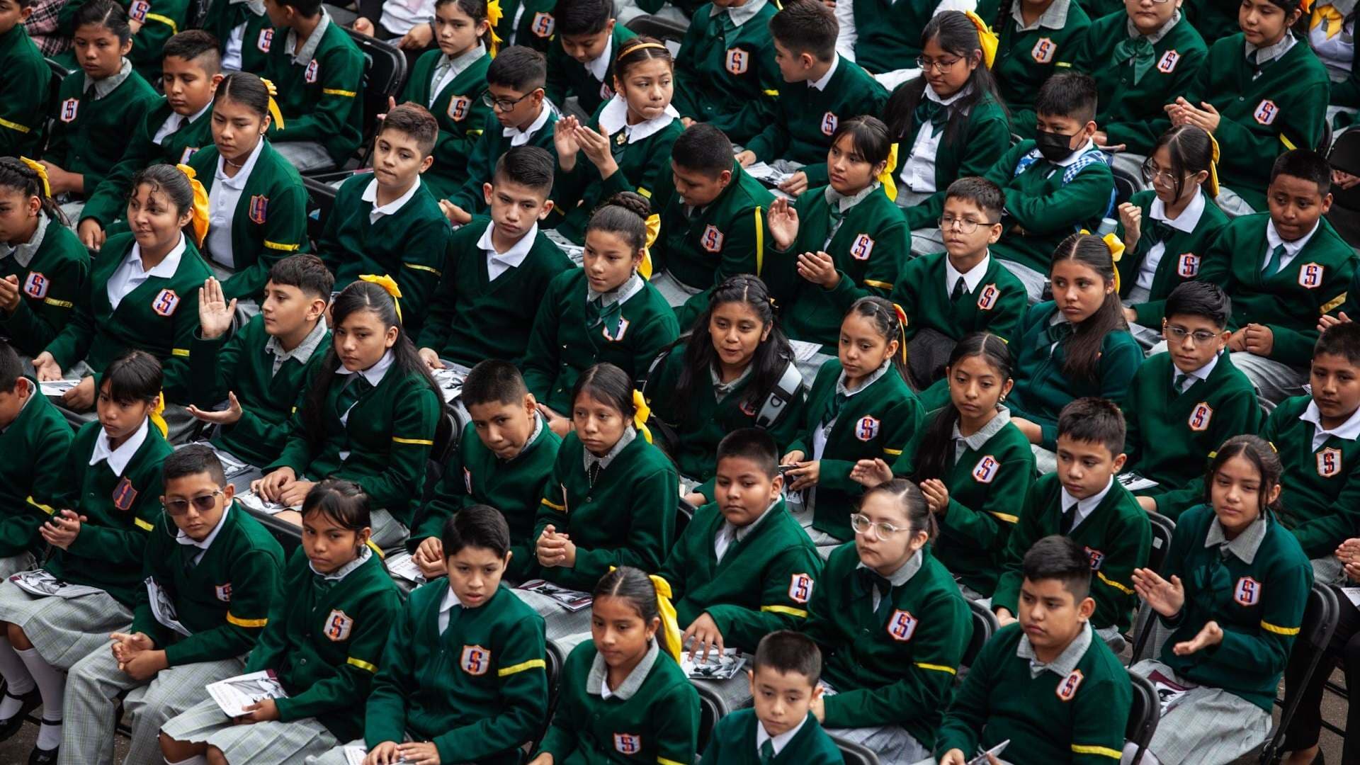 Alumnos de secundaria. Cuando entran a clases