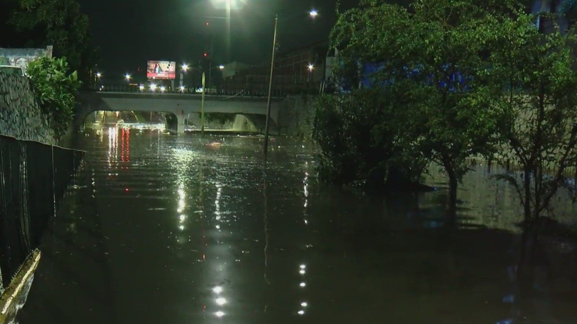 Fuerte tormenta eléctrica provocó diversas afectaciones en Guadalajara