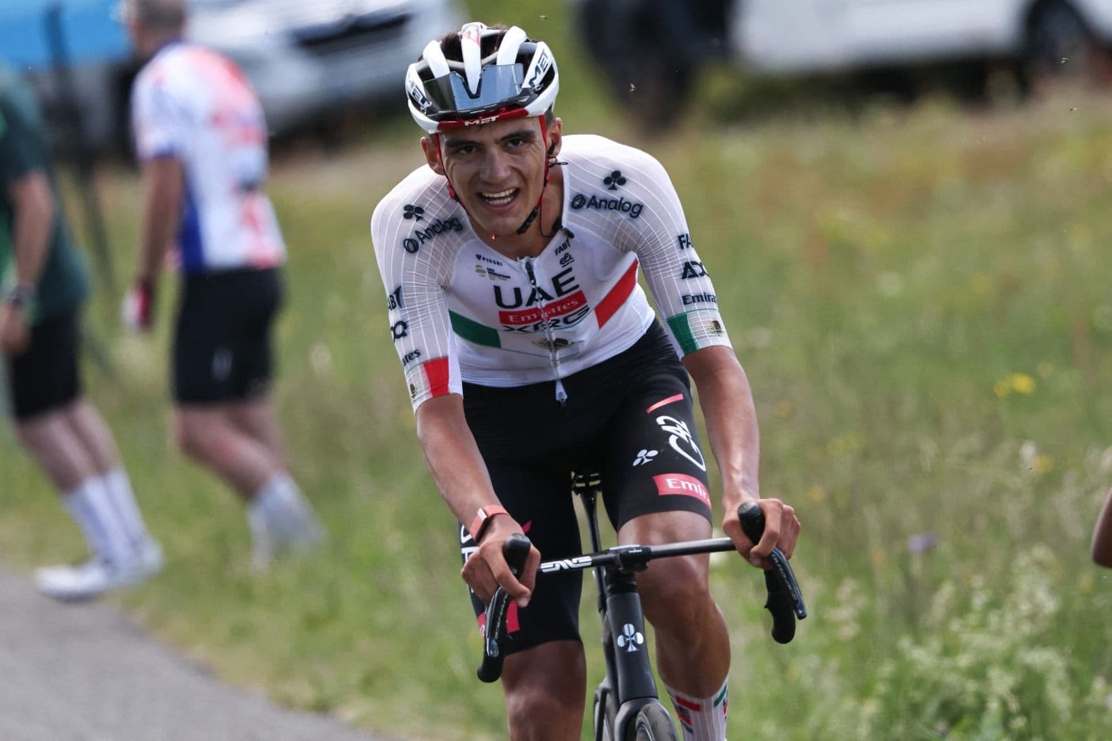 Isaac del Toro en Tour Auvergne-Rhone-Alpes