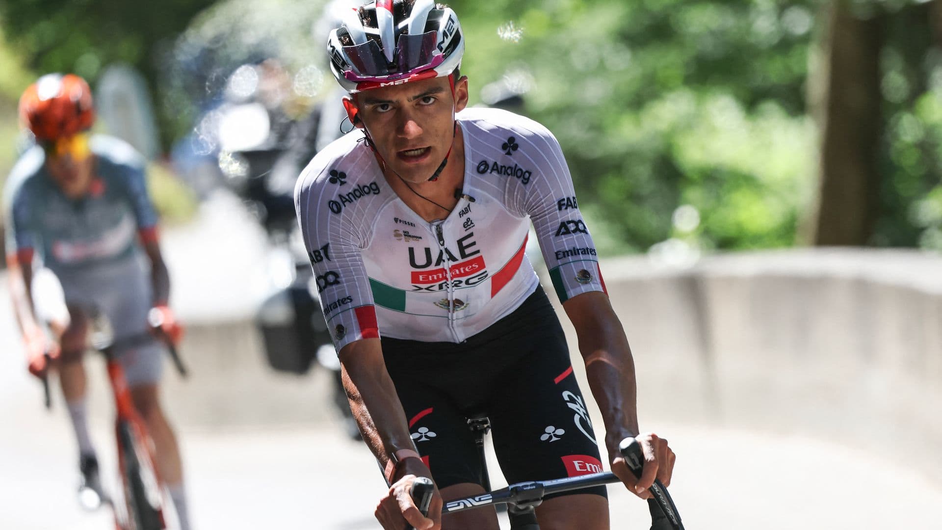 Isaac del Toro, Histórico: Mexicano Se Alza como Ganador en Tour Auvernia-Ródano-Alpes 2026