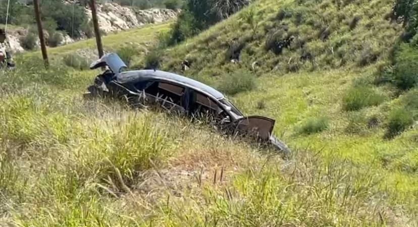 Dos Jóvenes Resultan Lesionados tras Volcar Vehículo en Hermosillo