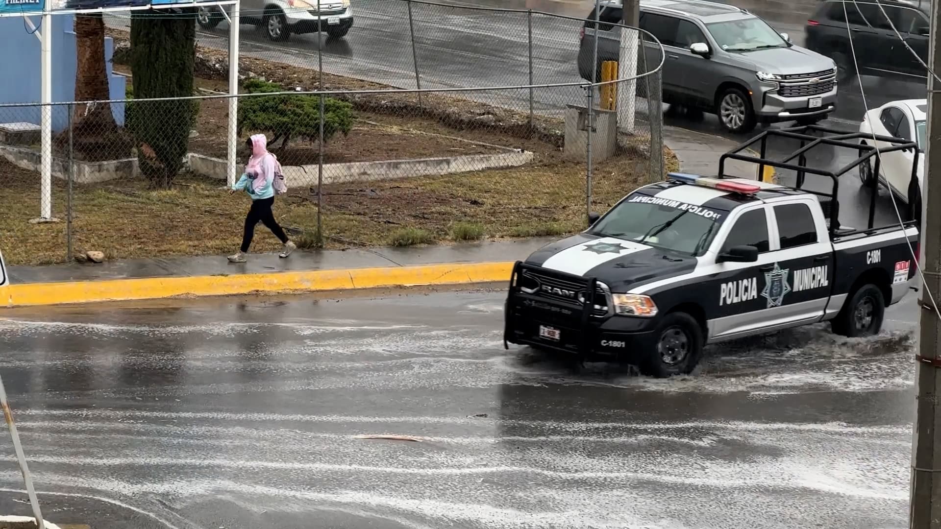 Lluvias Provocan Inundaciones y Cierres Viales en Saltillo, Coahuila