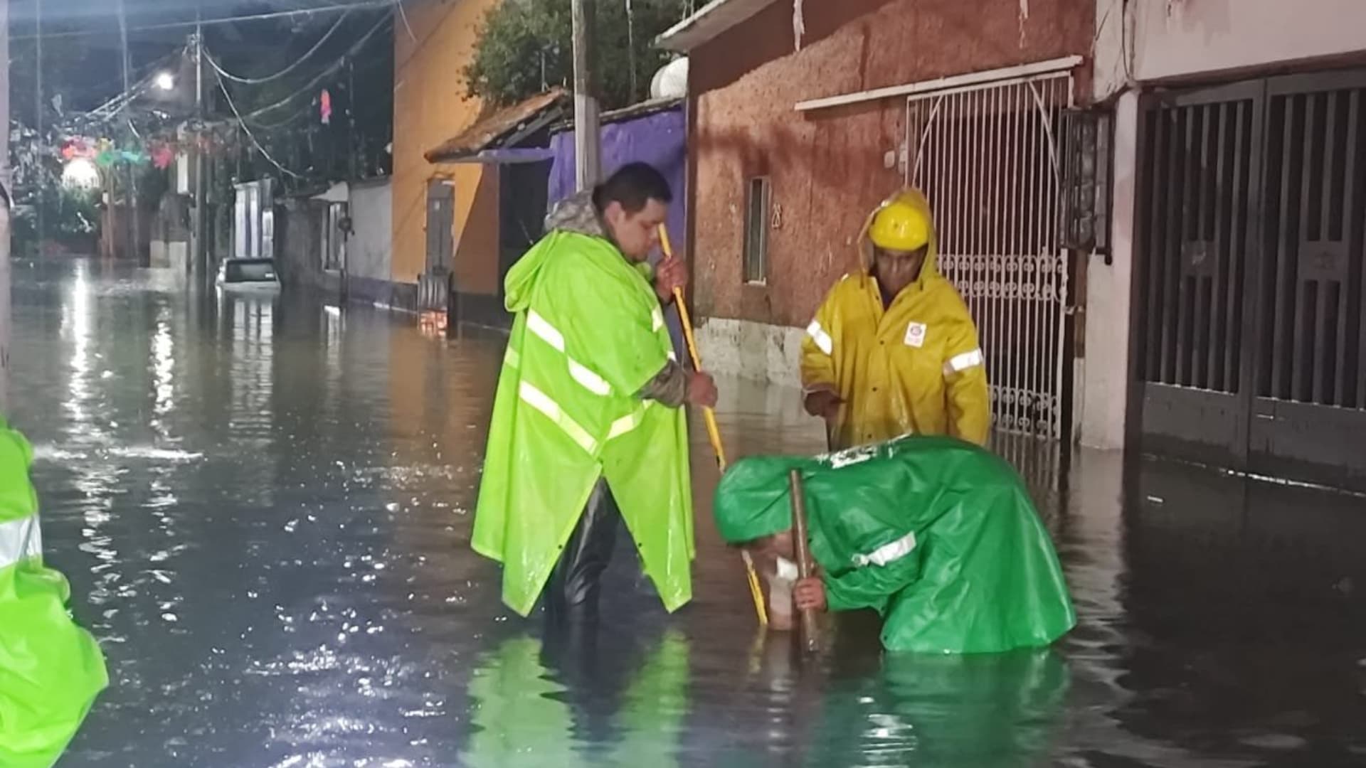 Fuertes Lluvias Dejan Encharcamientos, Árboles Caídos e Inundaciones en CDMX
