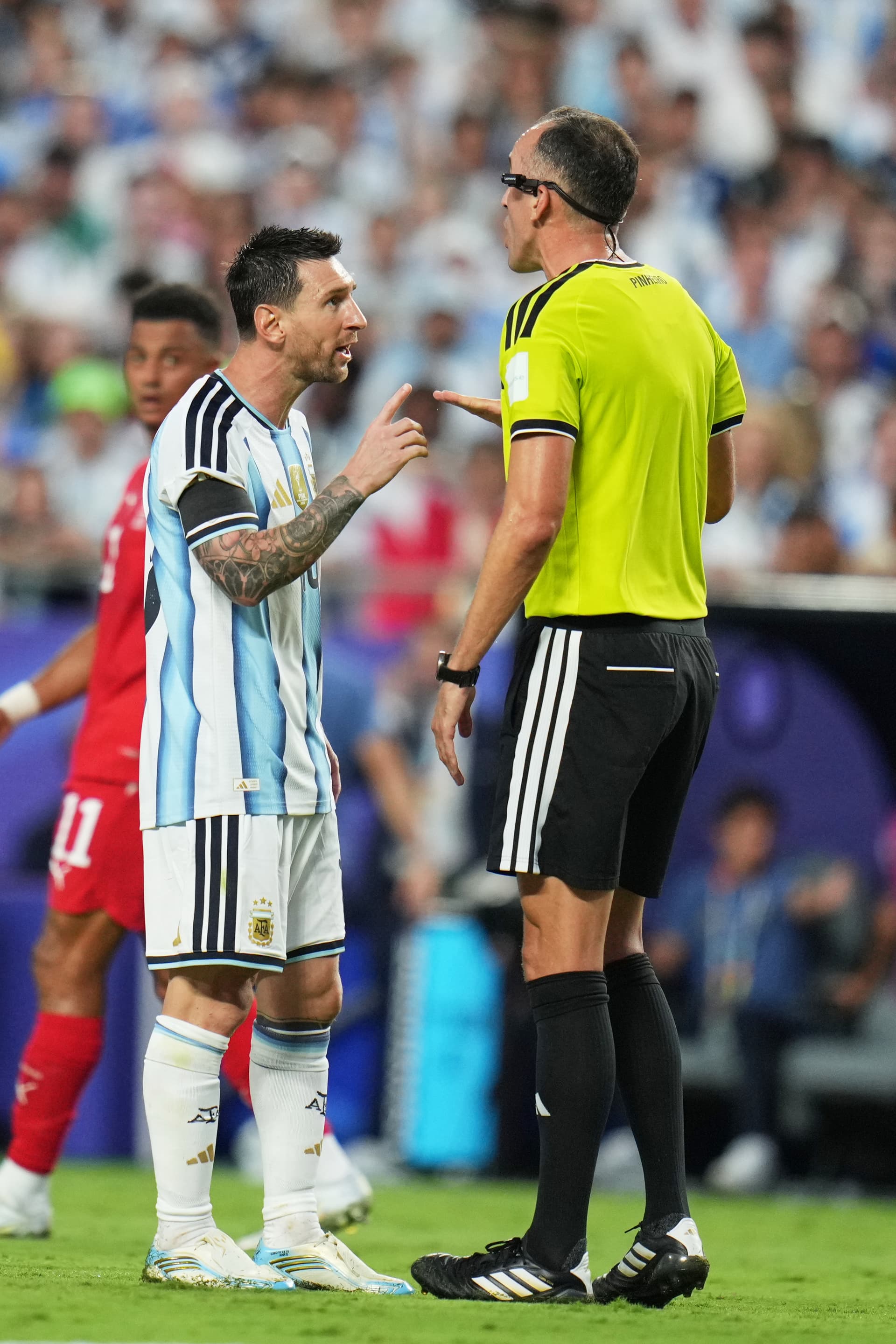 Lo que Reclamó Messi al Árbitro del Argentina vs Suiza