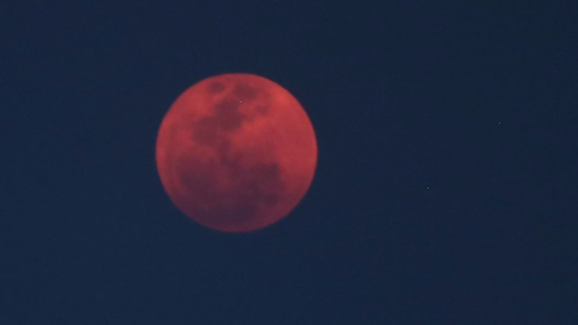Luna Llena de Junio. Cuándo Es y por qué se le Dice Luna de Fresa