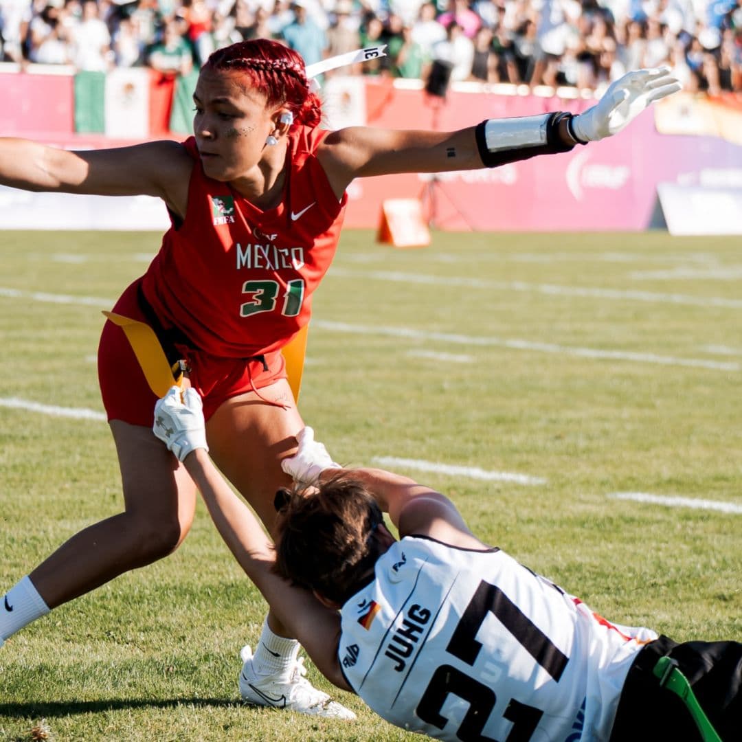 Tania Rincón marca una anotación en el partido de México contra Alemania