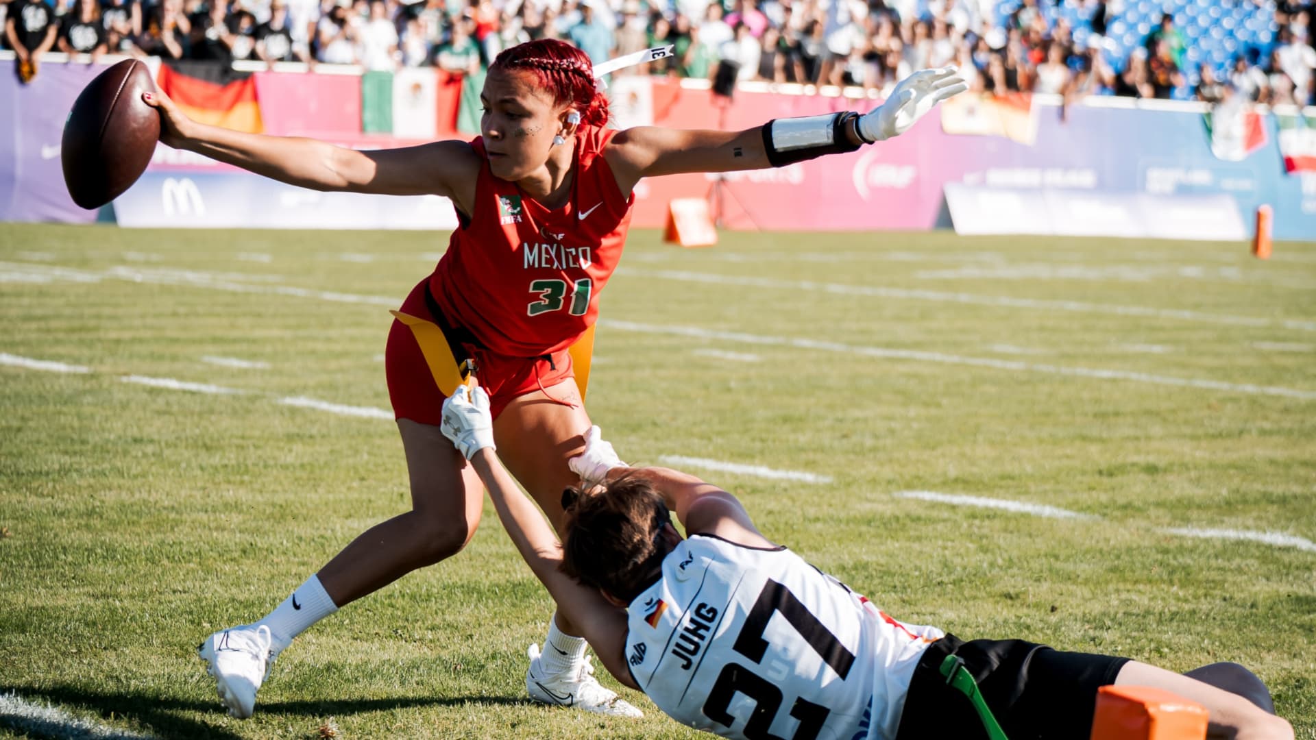 Tania Rincón marca una anotación en el partido de México contra Alemania