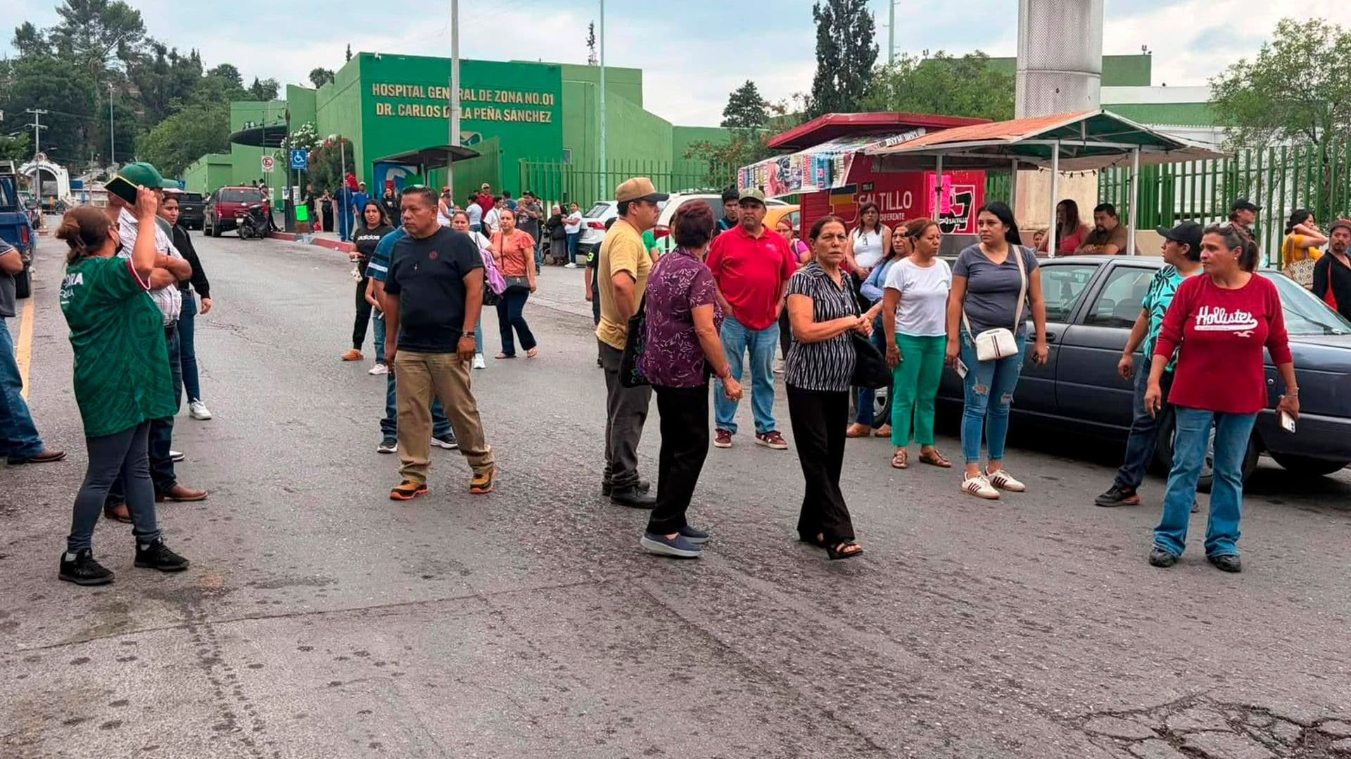Una presunta mala canalización en la Clínica 1 del IMSS podría provocarle la perdida de una mano a un joven en Saltillo