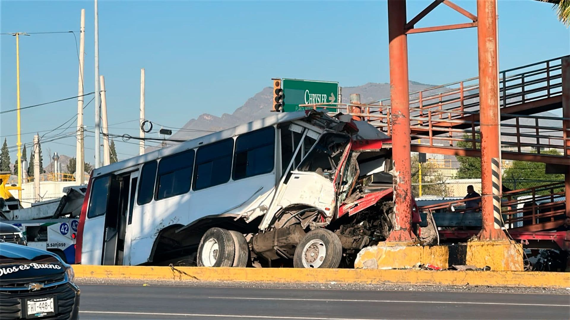 La unidad presuntamente viajaba a exceso de velocidad hasta perder el control