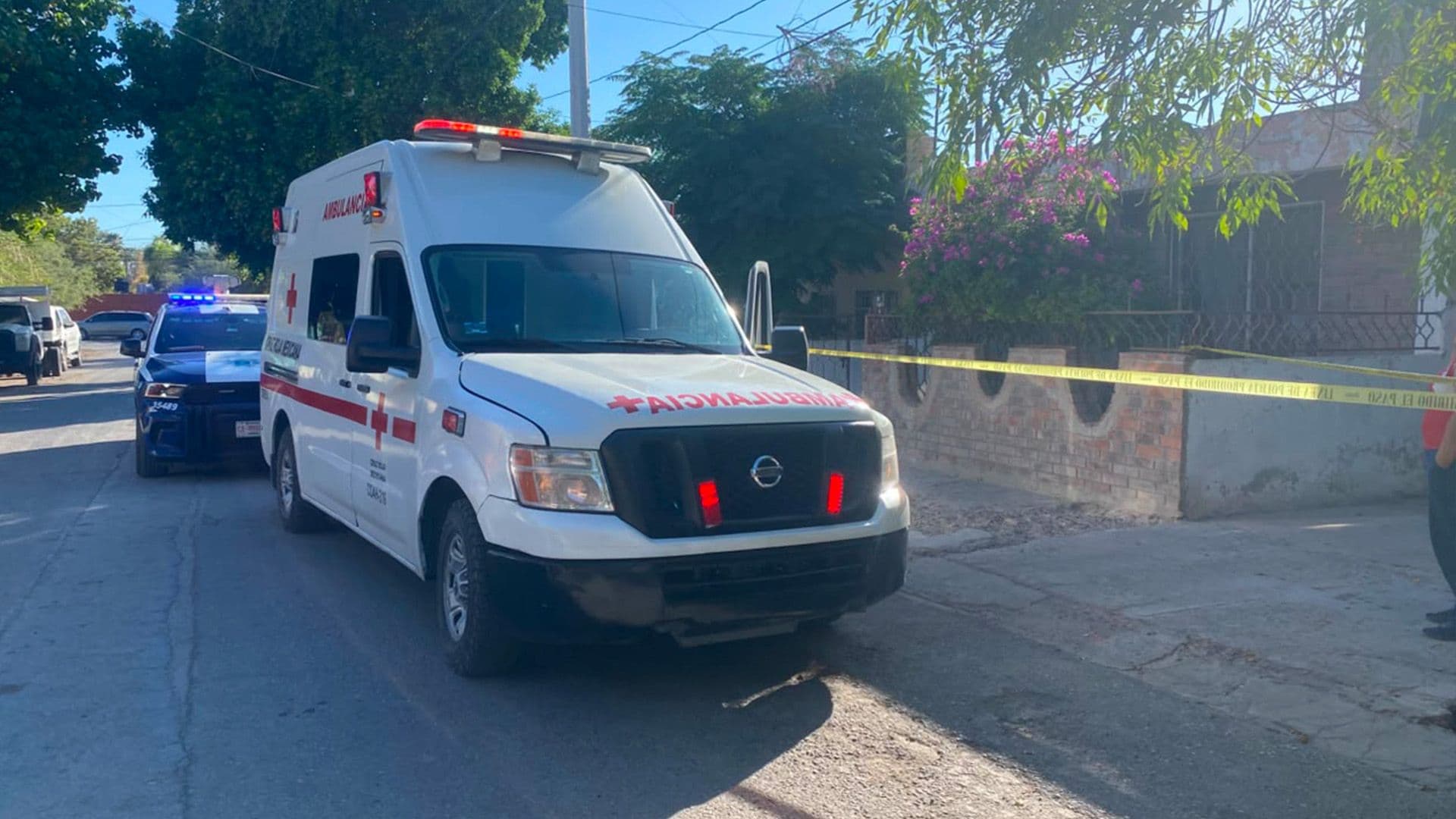 Vecinos de la Calle C fueron quienes dieron aviso a los números de emergencia después de ver como se desvanecía la mujer