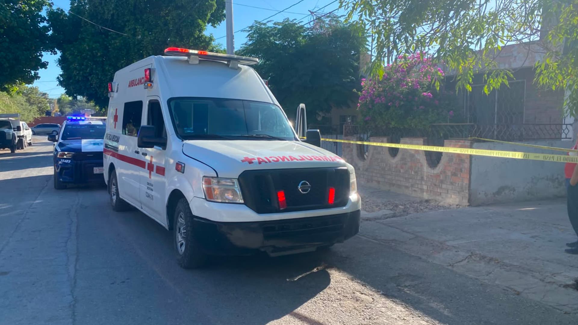 Vecinos de la Calle C fueron quienes dieron aviso a los números de emergencia después de ver como se desvanecía la mujer