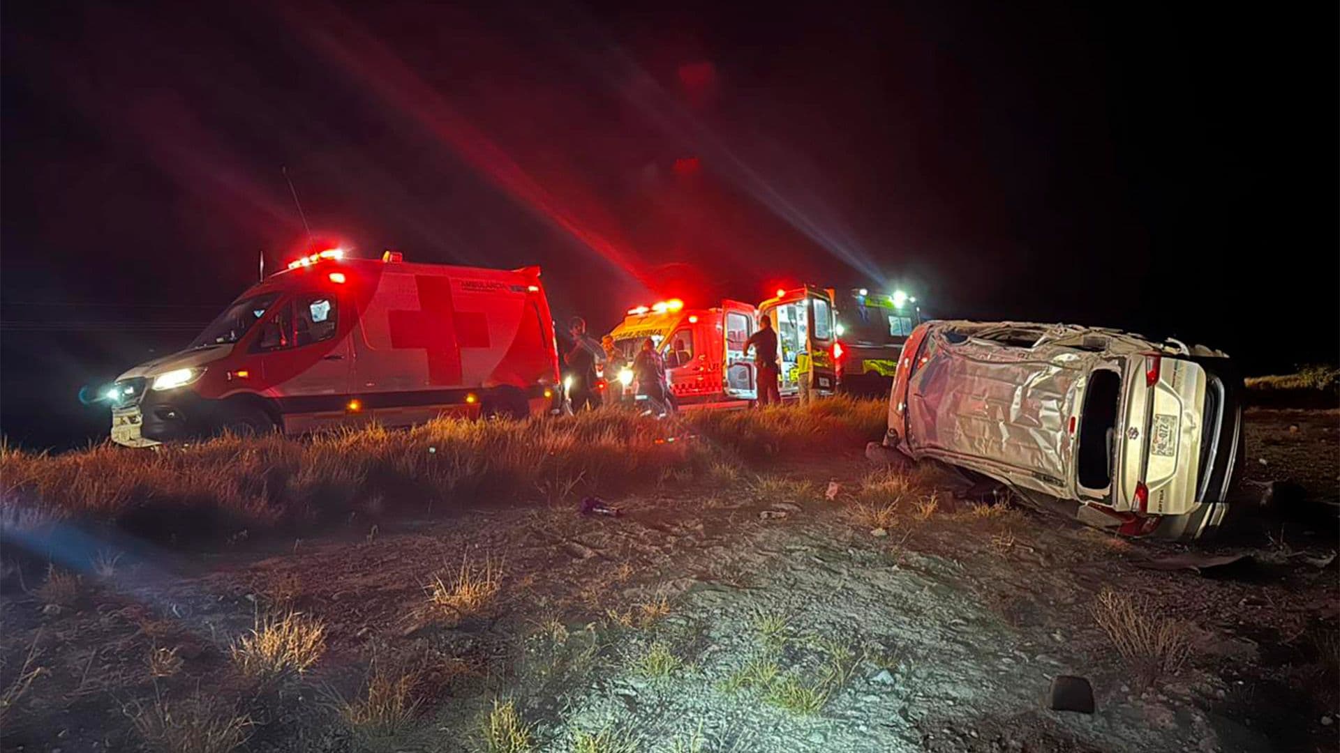 En la camioneta viajaban otras seis personas quienes resultaron lesionadas en el accidente