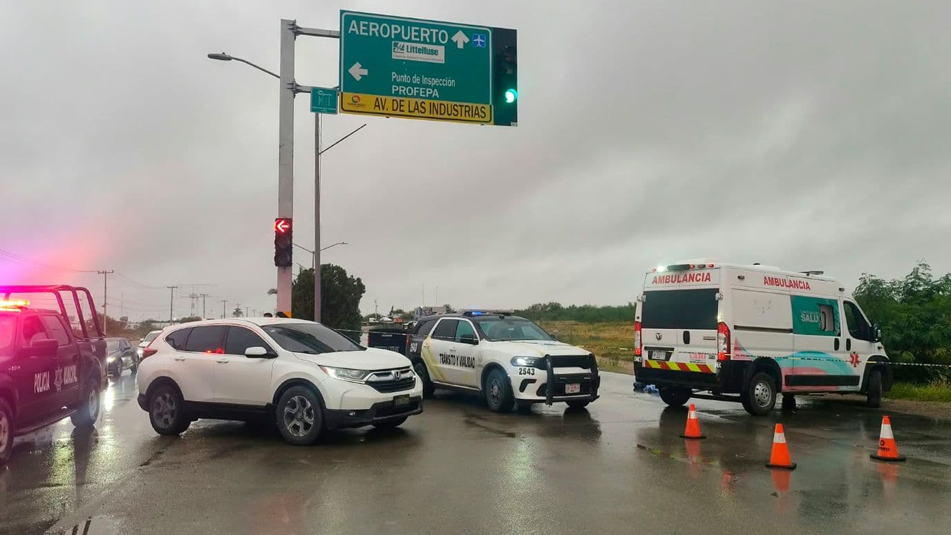 El conductor huyó con dirección al Aeropuerto Internacional después del accidente sobre el bulevar Venustiano Carranza