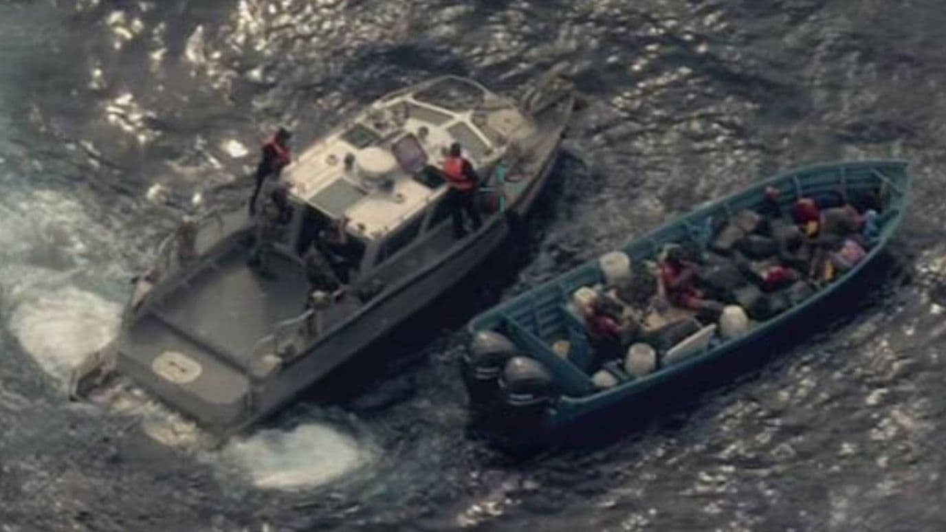 Marina Asegura Más de 1.2 Toneladas de Presunta Cocaína Frente a las Costas de Oaxaca