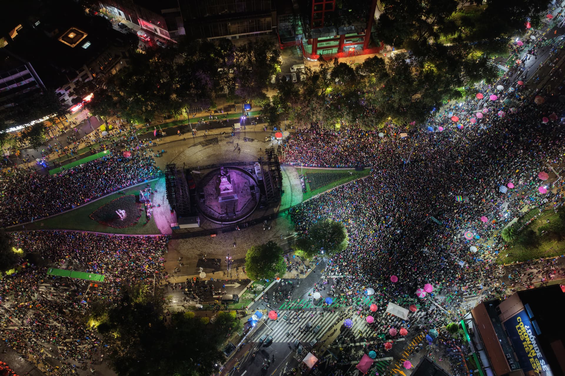 Miles en Reforma por México vs Ecuador