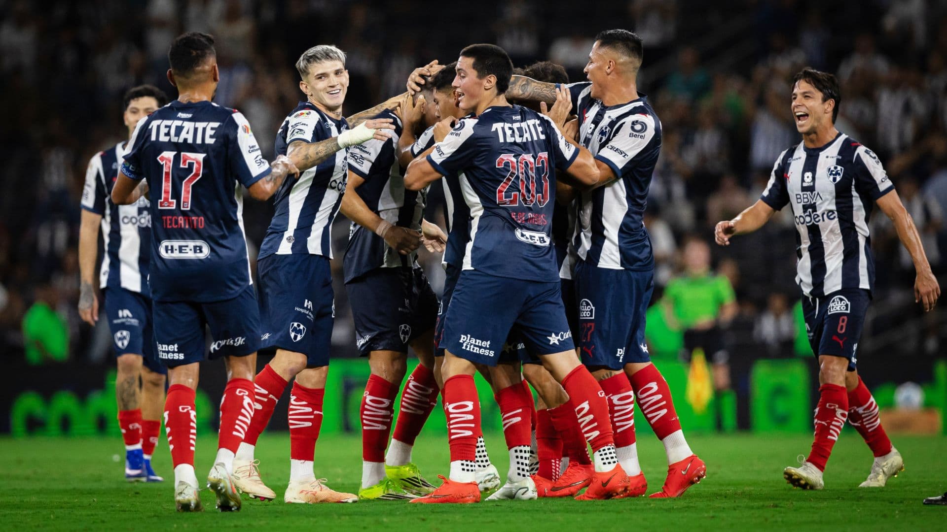 Monterrey Golea 6-1 a Juárez y Toma Liderato del Apertura 2026