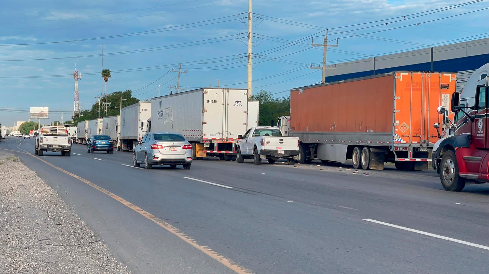 Movilizan Unidades en la Carretera Reynosa-Río Bravo