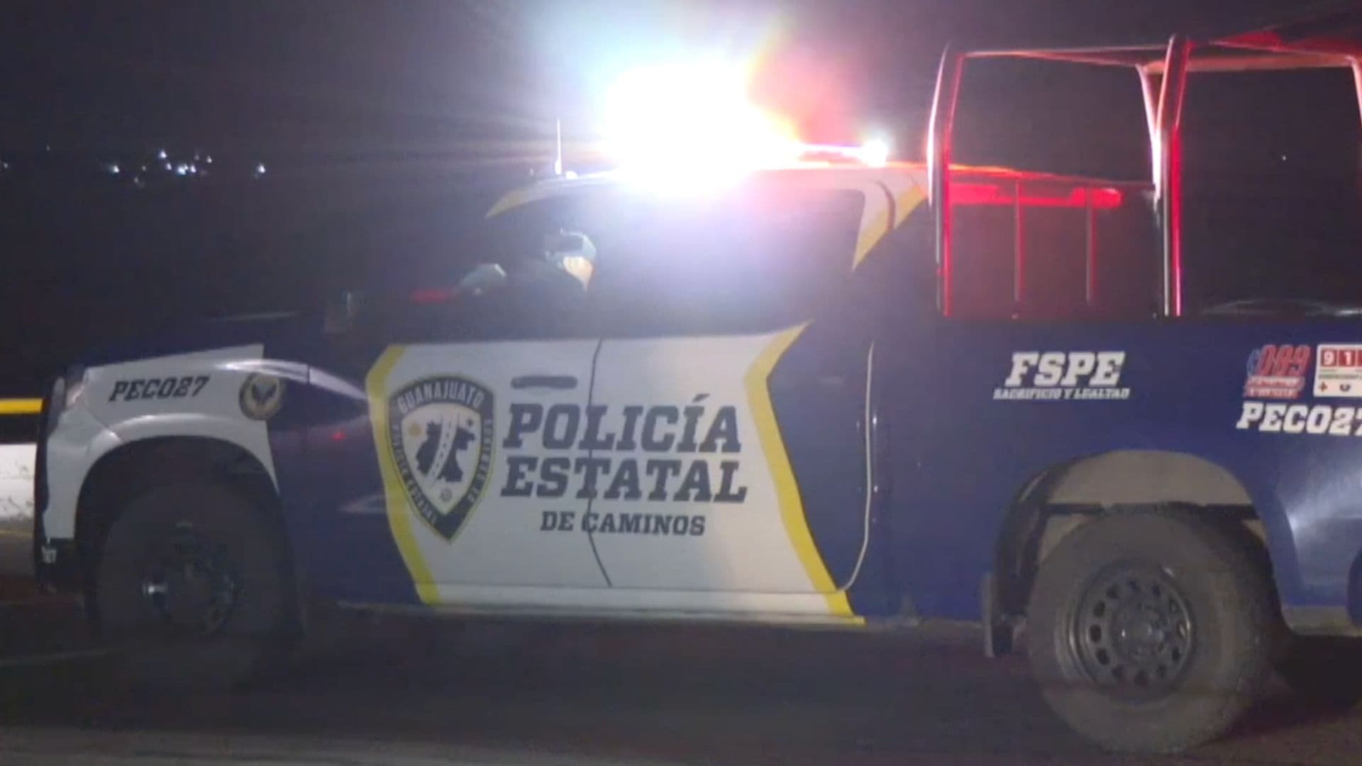 Mueren Tres Jóvenes al Volcar la Camioneta en la que Viajaban en Celaya.