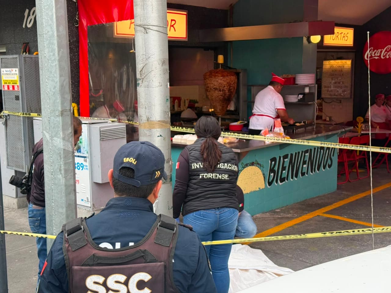 Mujer muere afuera de taquería CDMX