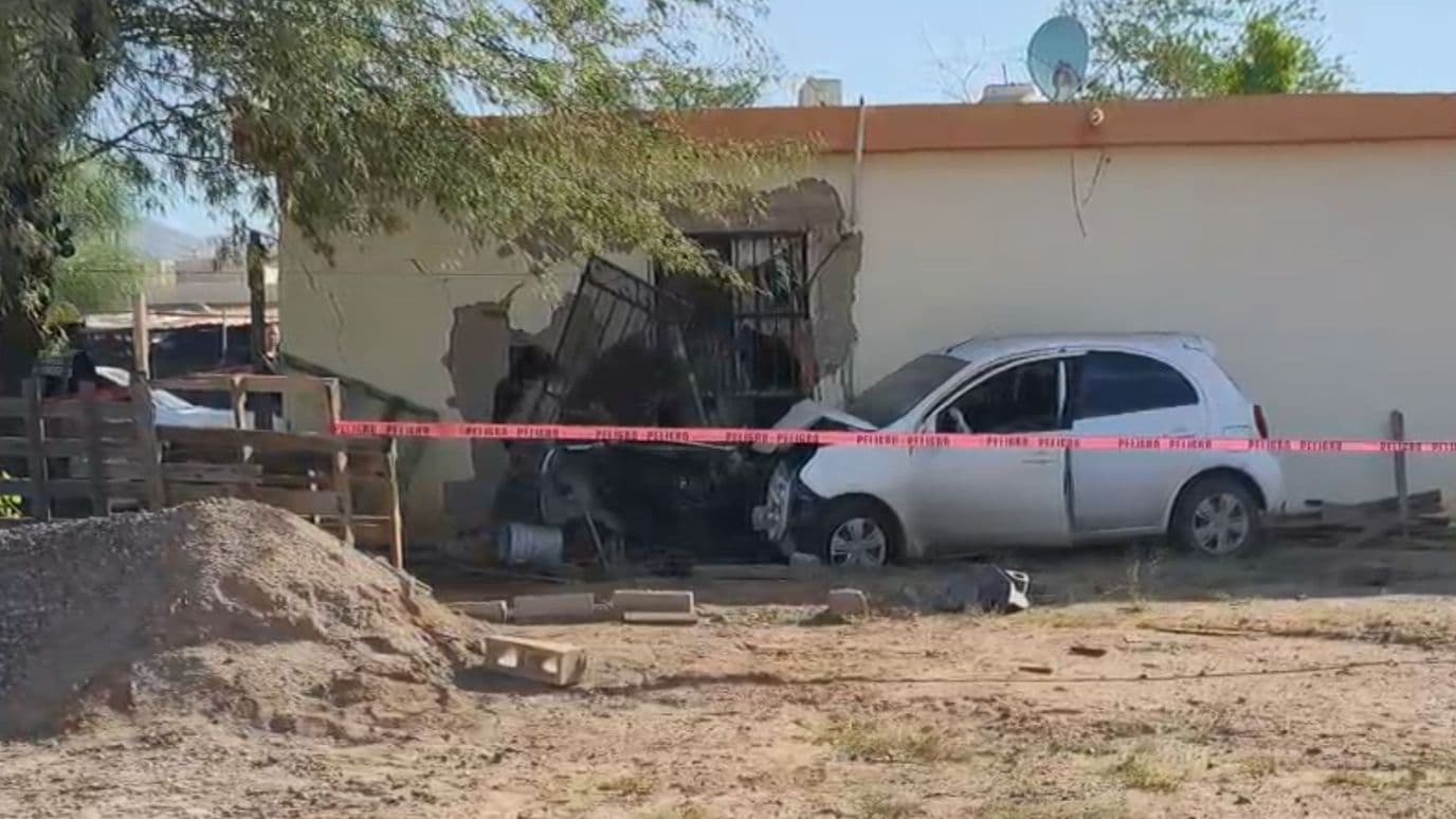 Mujer Choca Contra Casa en Hermosillo