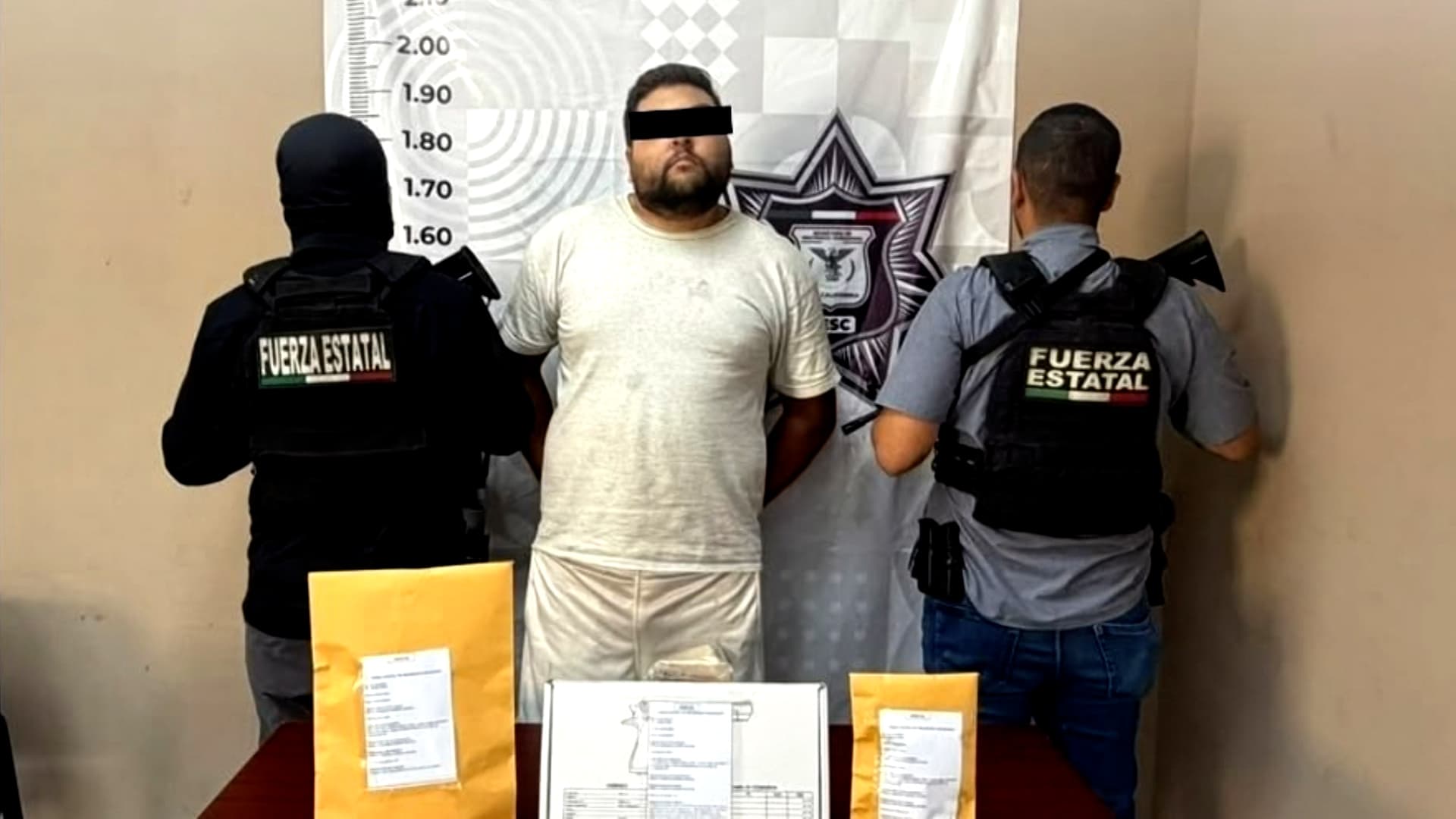 Capturan a Dos Hombres con Arma y Droga en Maneadero en Ensenada