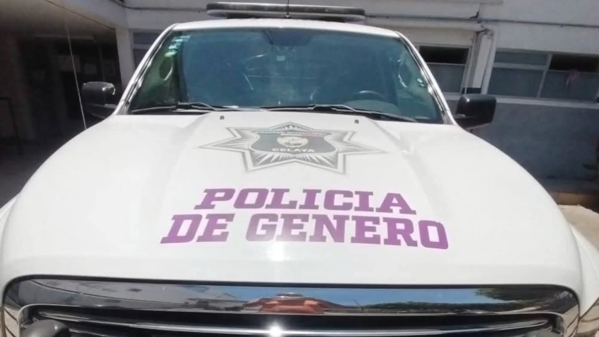 Vecinos denunciaron las agresiones de la madre y el padrastro a la niña.