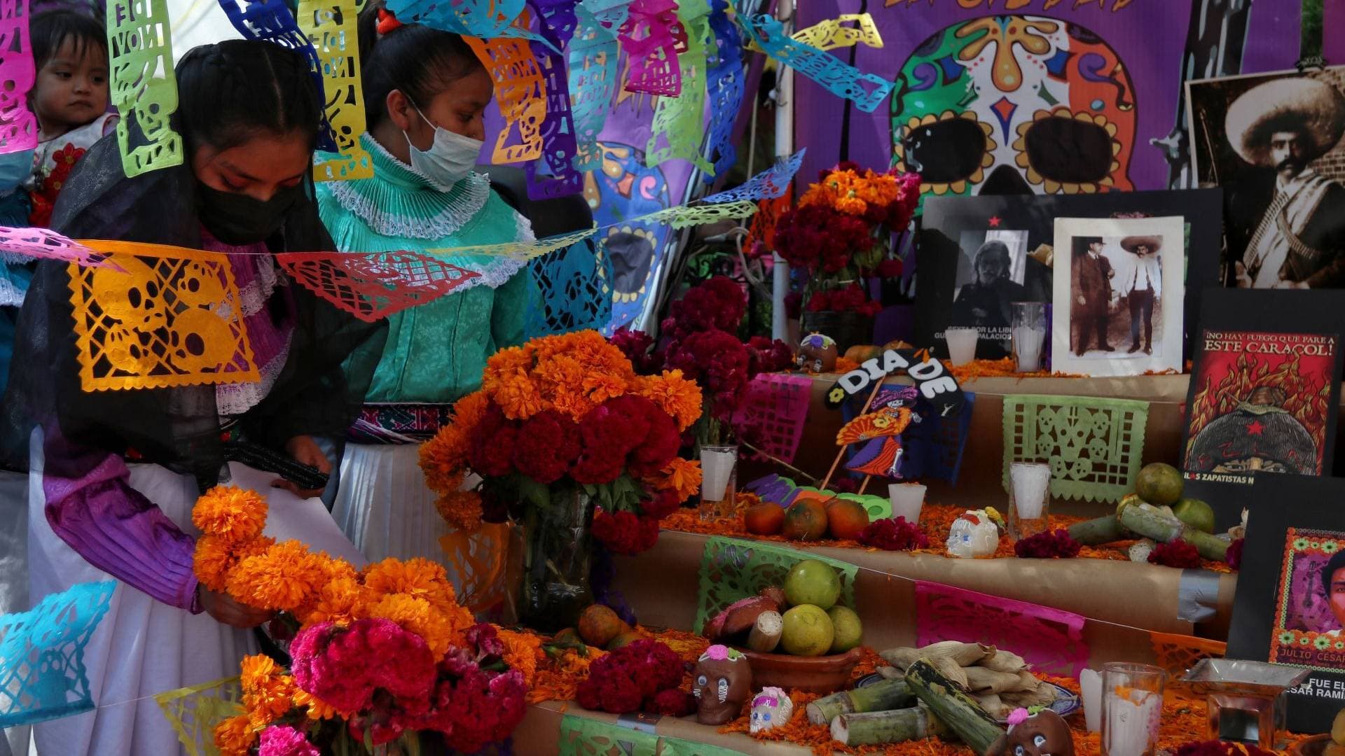 Ofrenda de Día de Muertos. Almas que regresan por cada fecha.