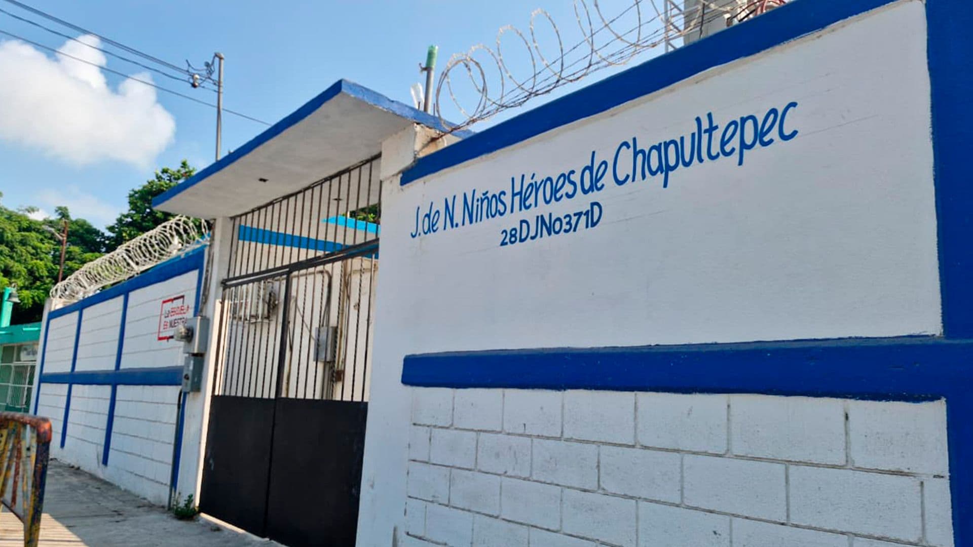 Roban Cableado de Equipos de Aire Acondicionado en Escuela de Tampico, Tamaulipas