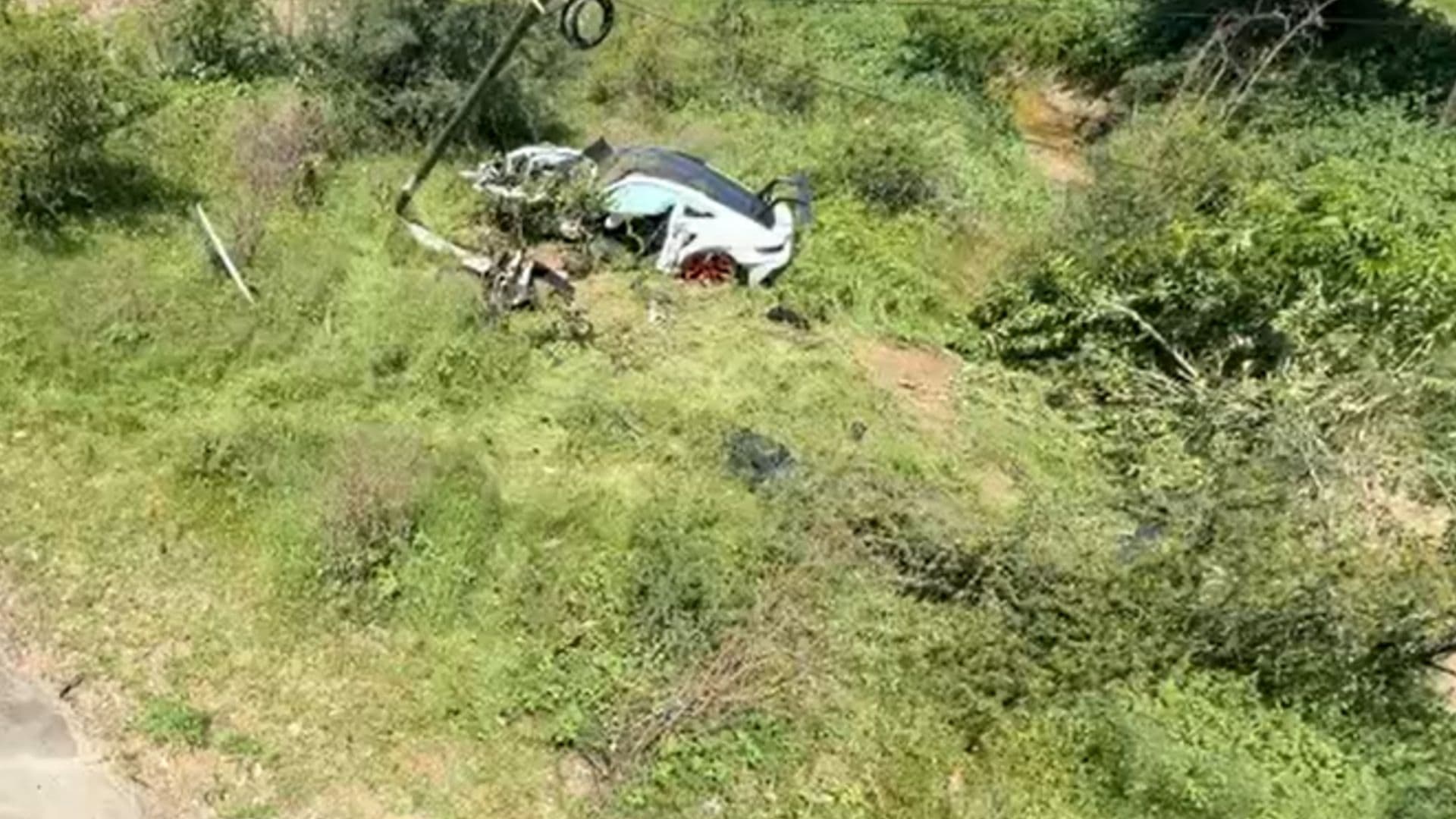 Dos jóvenes resultaron lesionados en los hechos.