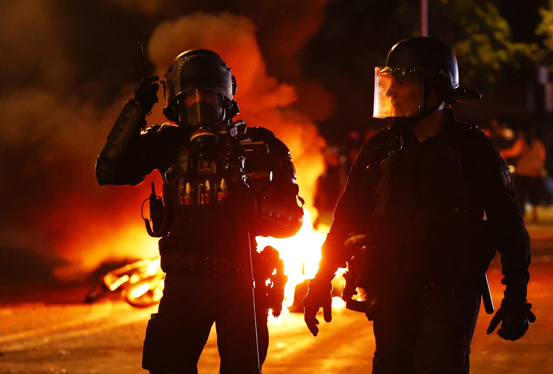 Un Muerto y Casi 800 Detenidos Durante Festejos de Fans del PSG
