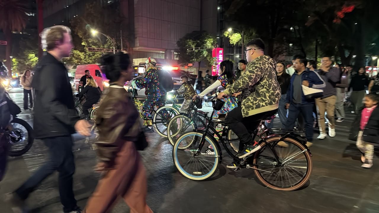 Paseo Nocturno de Día de Muertos en bicicletas 24102026 -2