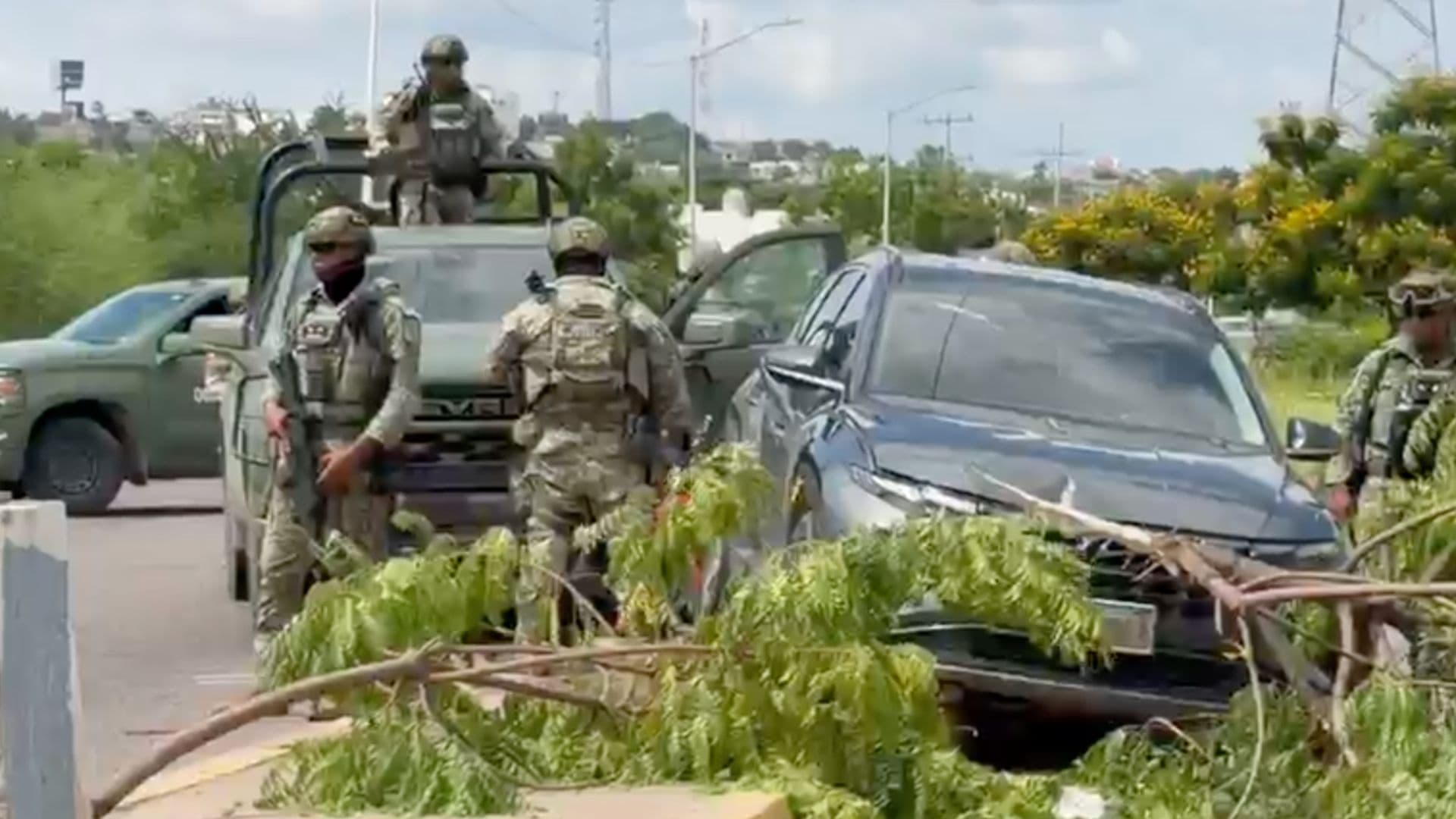 Persecución Deja a Presuntos Delincuentes Detenidos al Sur de Culiacán