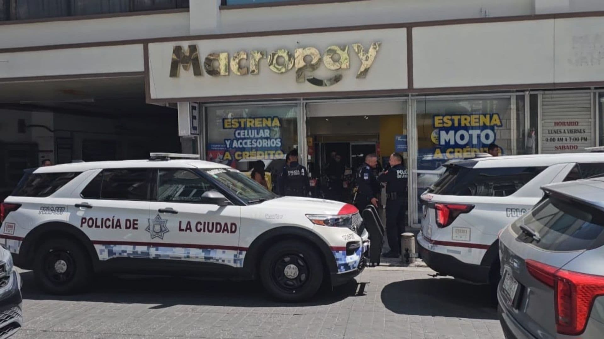 Policía Auxiliar muere tras balazo en negocio del centro de Puebla.