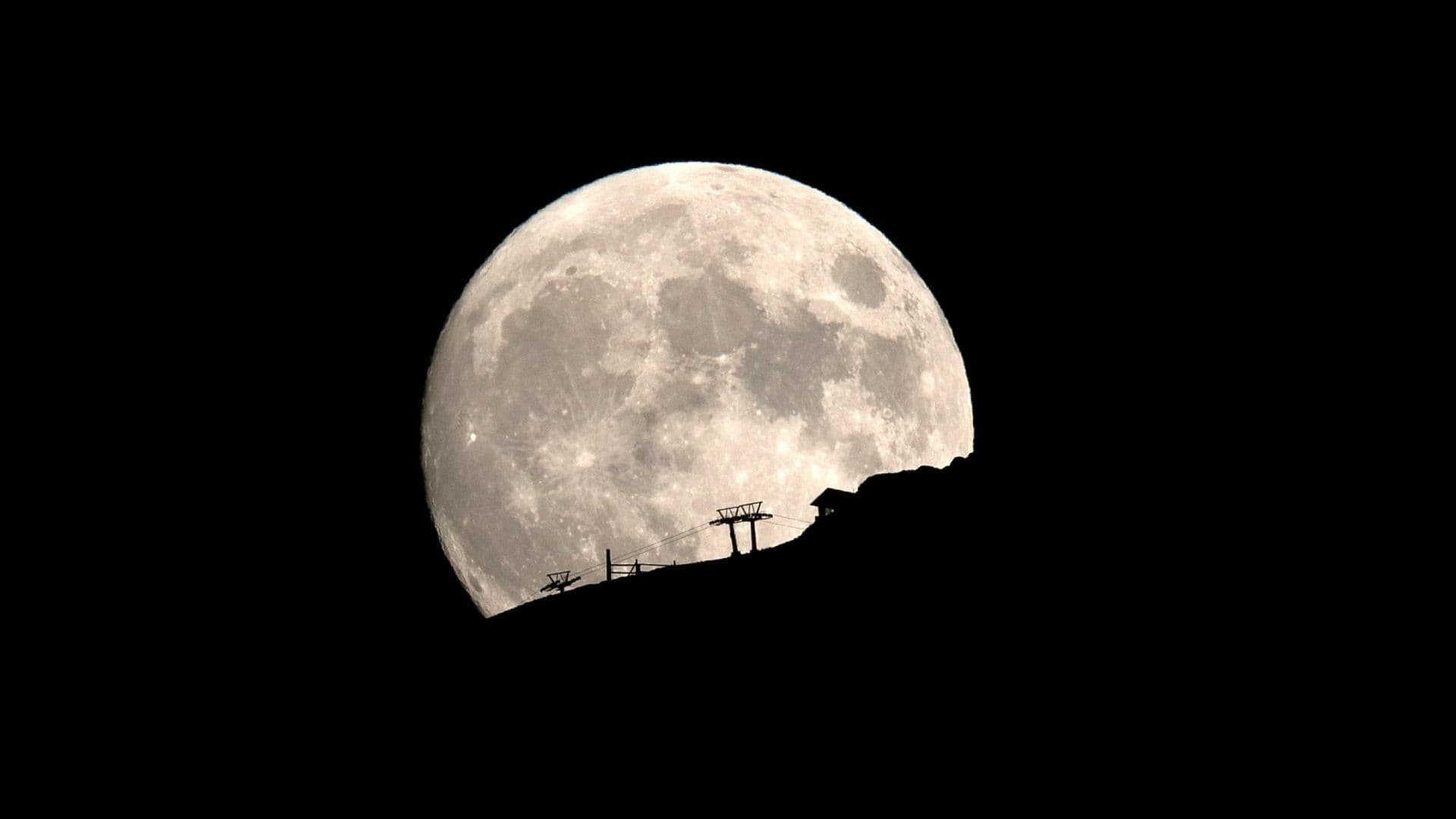 Luna Llena sobre Grecia.