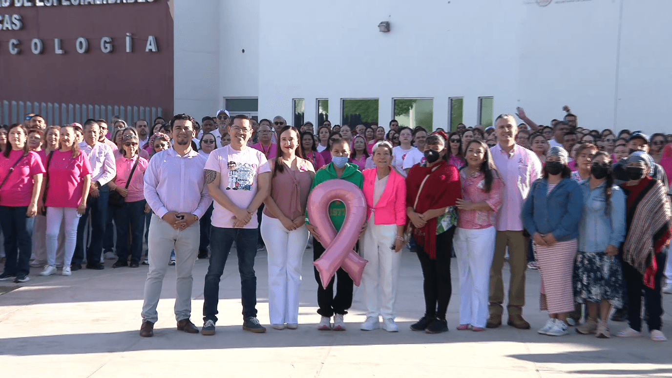 Forman Primer Lazo Rosa Frente a Unidad Oncológica en Mexicali con Más de 200 Trabajadores